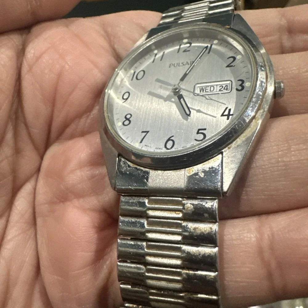 Working Vintage Pulsar Day Date‎ Mens Silver Watch Steel 37mm New Battery Quartz